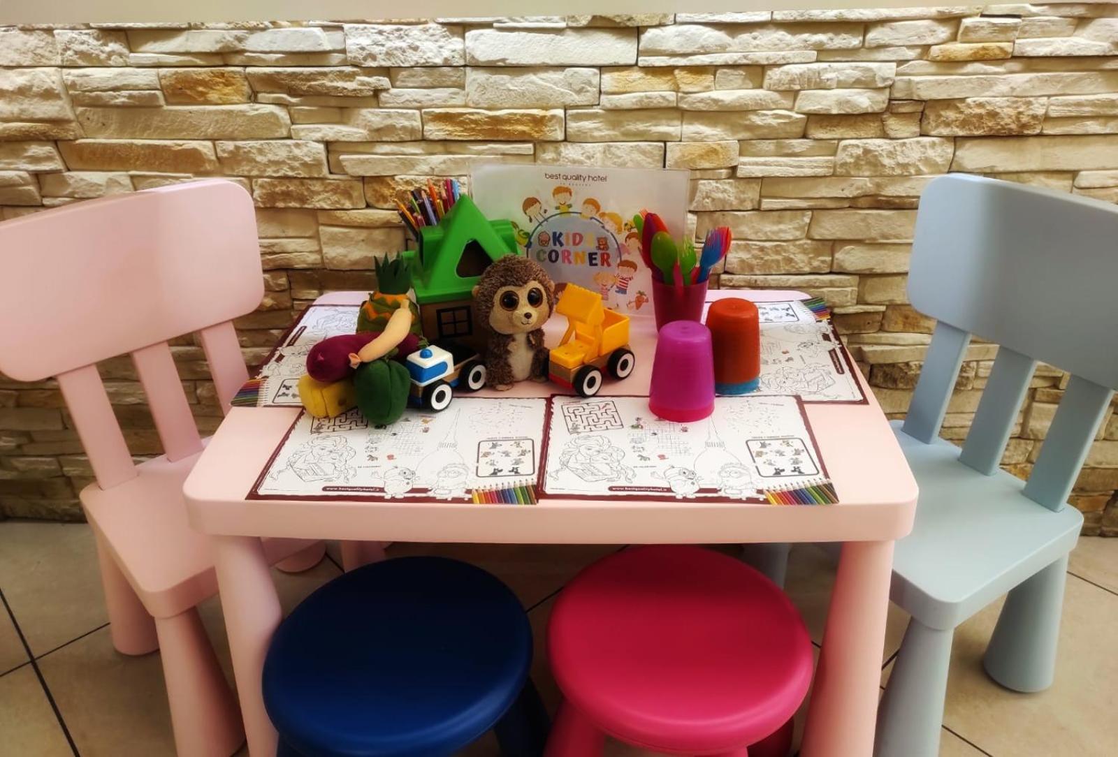 베스트 퀄리티 호텔 라 다르세나 몬칼리에리 외부 사진